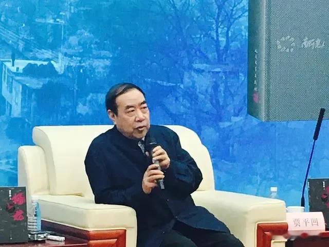贾浅浅事件发生以来，网民多有讥嘲和激愤之态，自然是不满他们父女俩利用资源和特权不