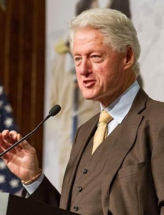 美国前总统克林顿曾公开喊话：“如果中国成为新的世界领导者，希望那一天中国能对美国