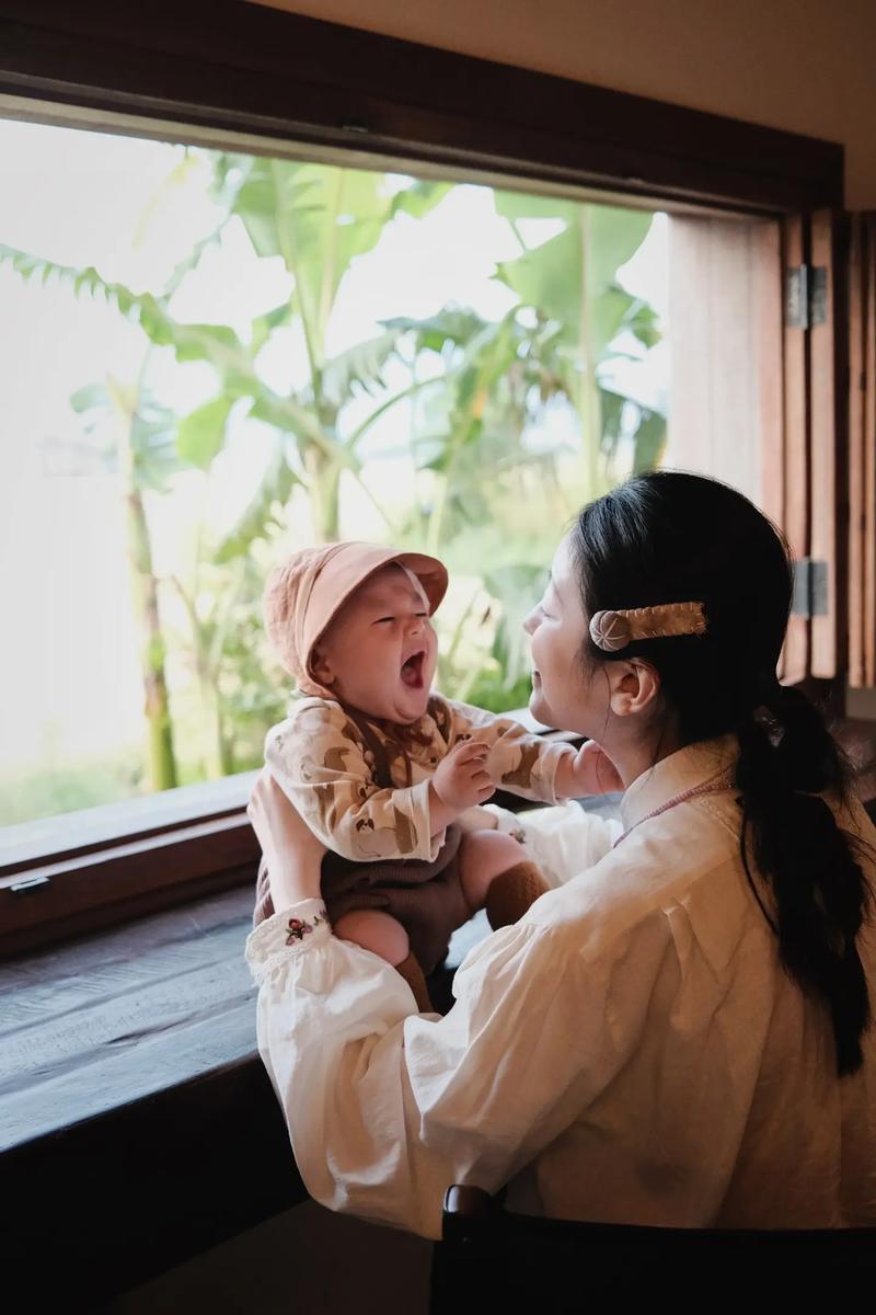 孩子一出生就自带口粮自带工资说到底，你要为了补贴生孩子就离谱了，更多还是在你原本