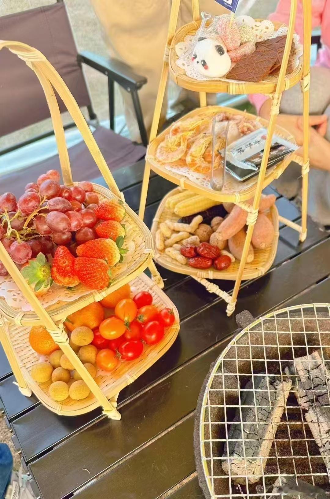 突然被这段话治愈了：“我会焦虑，但我也会被自己治愈。有山靠山，无山独担。我也有心