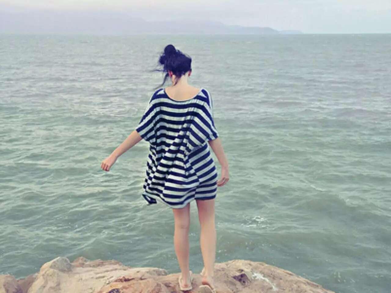 几年前的事了，一位网上好友把我拉进一个群。

这个群人不多，四十多个人，来自不同