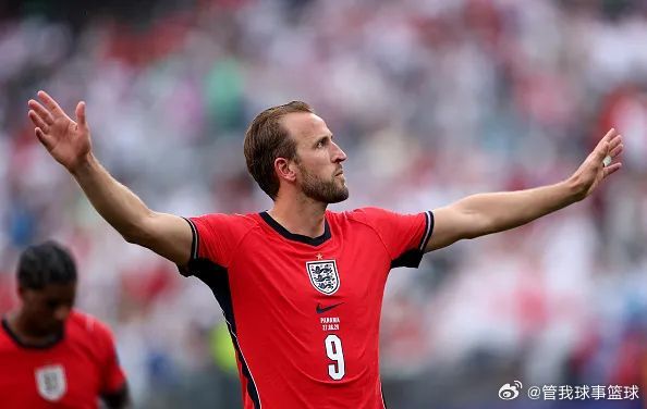 在此前结束的世界杯小组赛中，英格兰2-0战胜了巴拿马。本场比赛中，英格兰球员凯恩