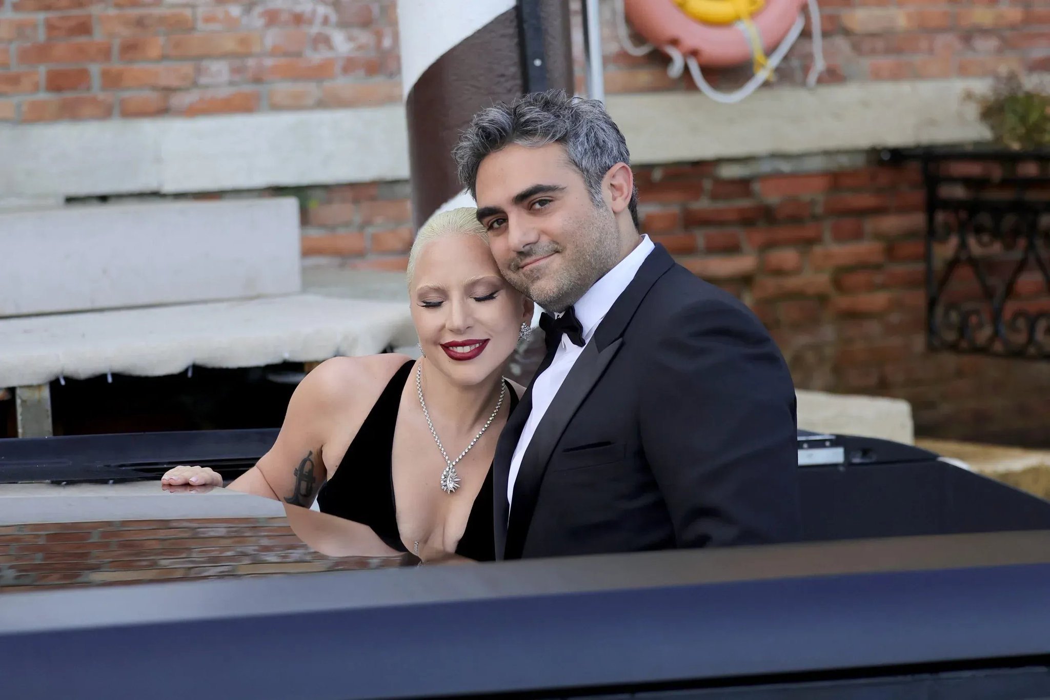 A Outer Biosciences，Lady Gaga 和 Michael 