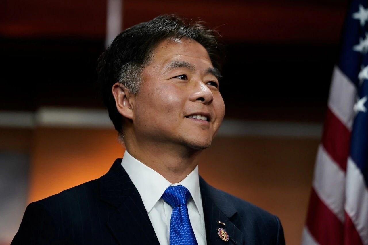 白宫周四表示，特朗普的首席技术顾问迈克尔·克拉齐奥斯已听取有关OpenAI人工智