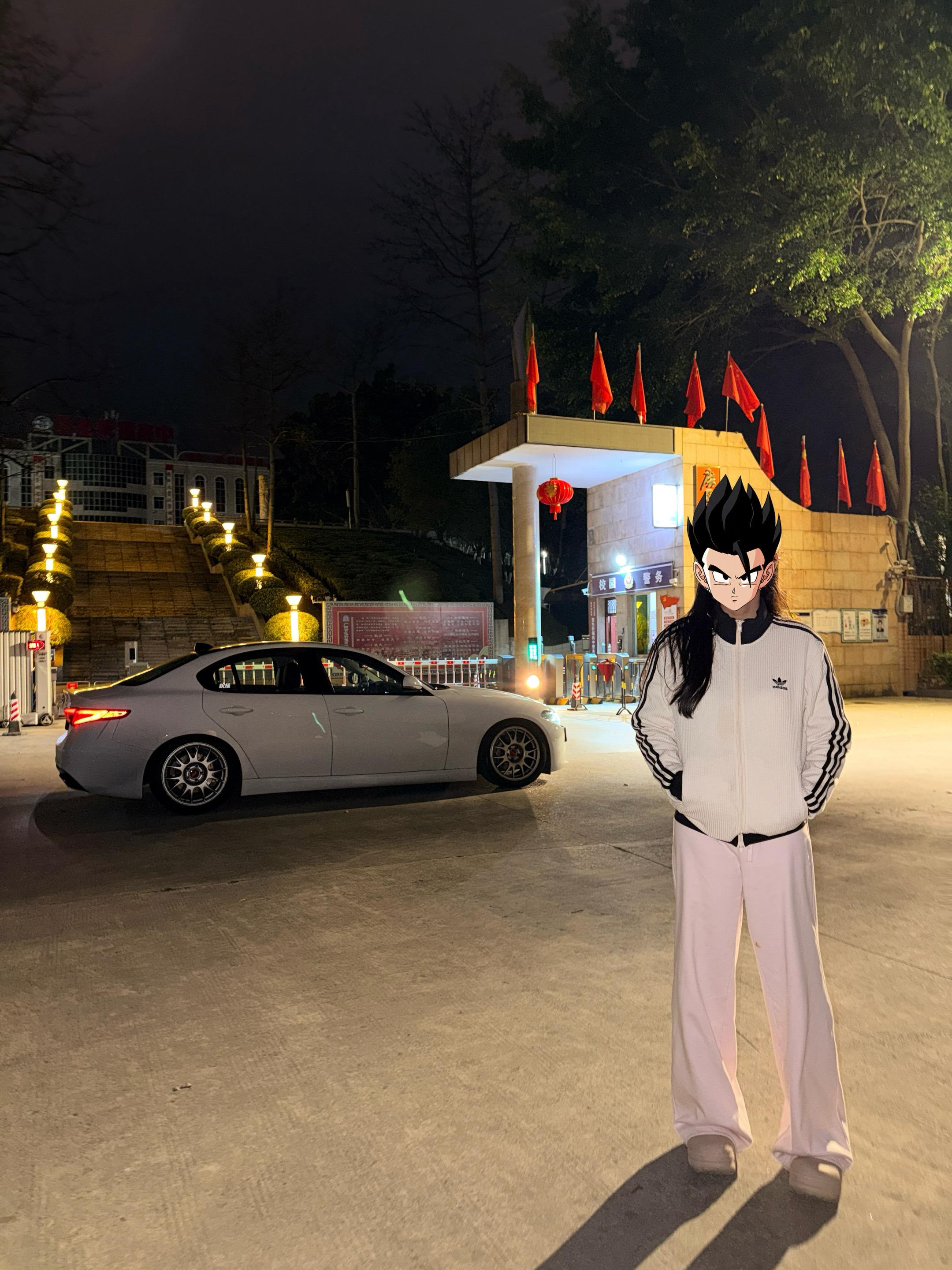 感觉你是会发上学坐在最后一排的那种人。