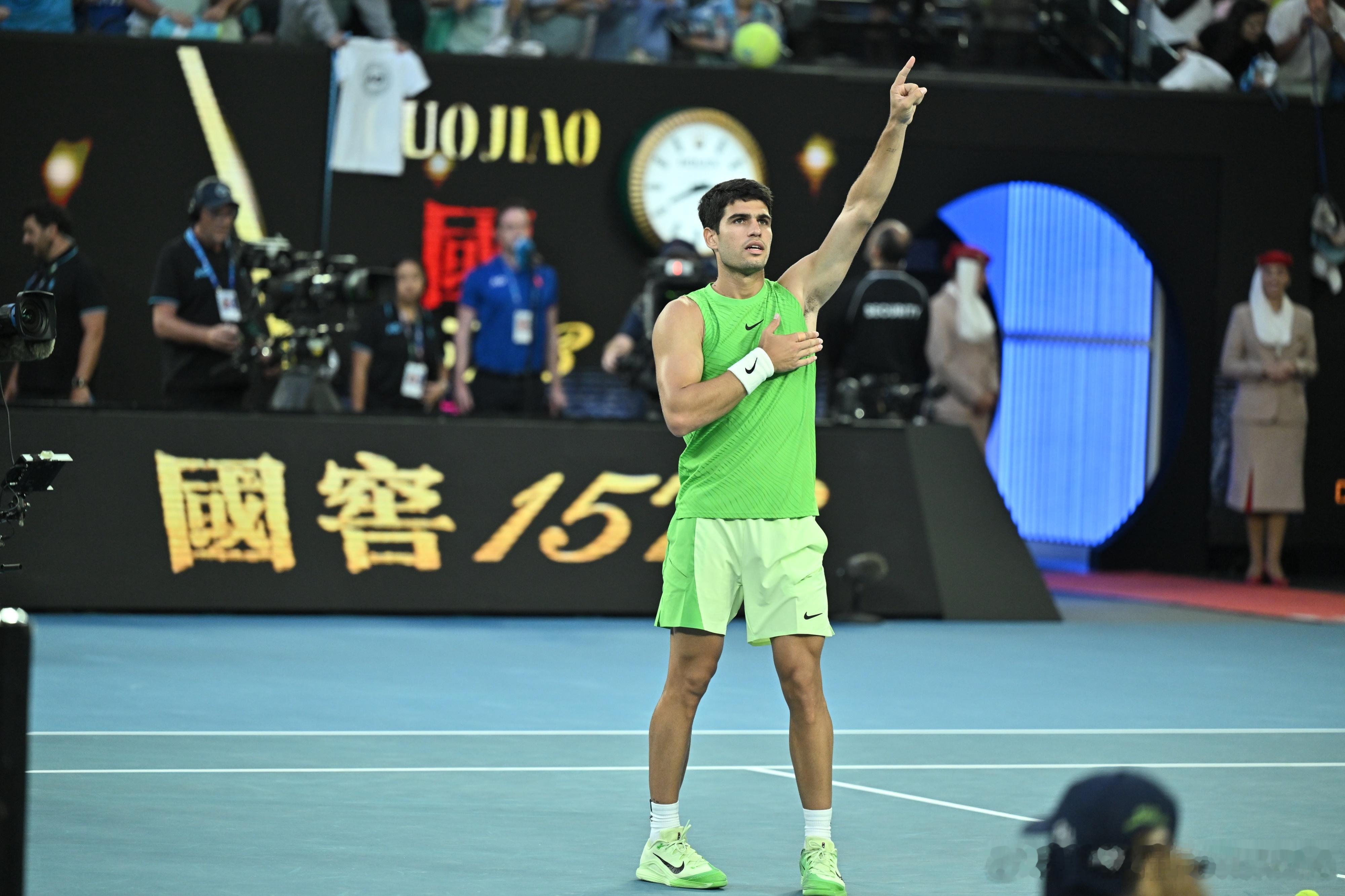 阿尔卡拉斯首进澳网男单决赛 阿尔卡拉斯！刚刚那5小时27分钟所做到的，真是神啊…