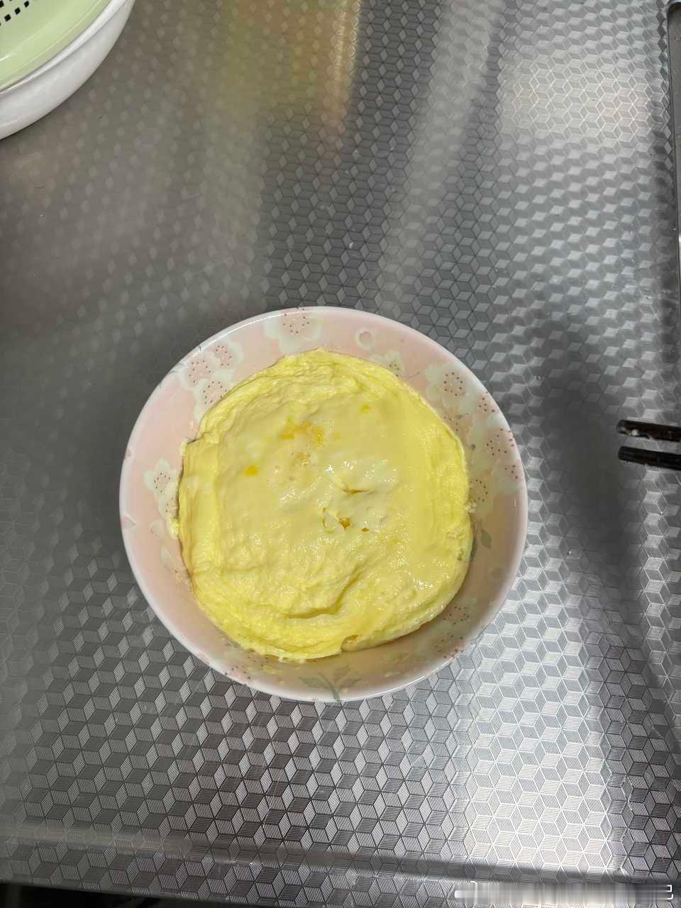 264【有图】我很擅长做微波炉牛奶布丁，今天晚上做完后我妈觉得不够甜让我再加工。