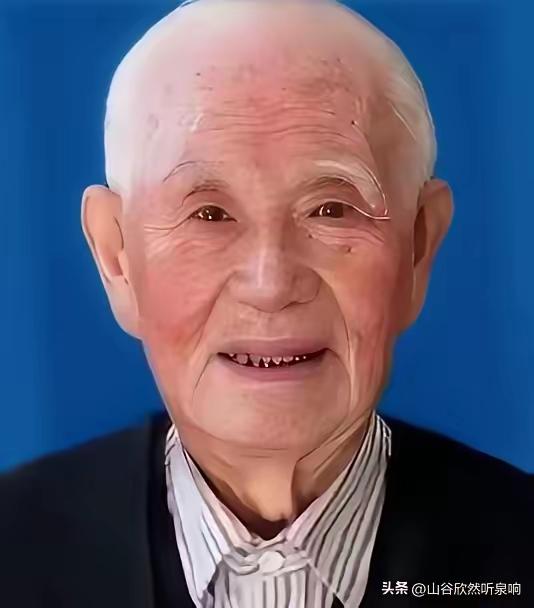 1945年10月，阎锡山的秘书李蓼源被带走，车子一路开到野外，墓坑早已挖好。就在