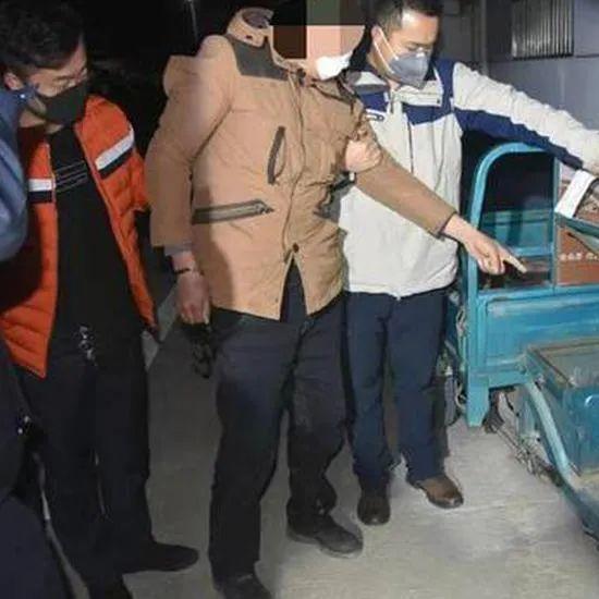 2020年，江苏一男子用电线勒死长期家暴他的妻子，然后带着“尸体”自首。可没想到