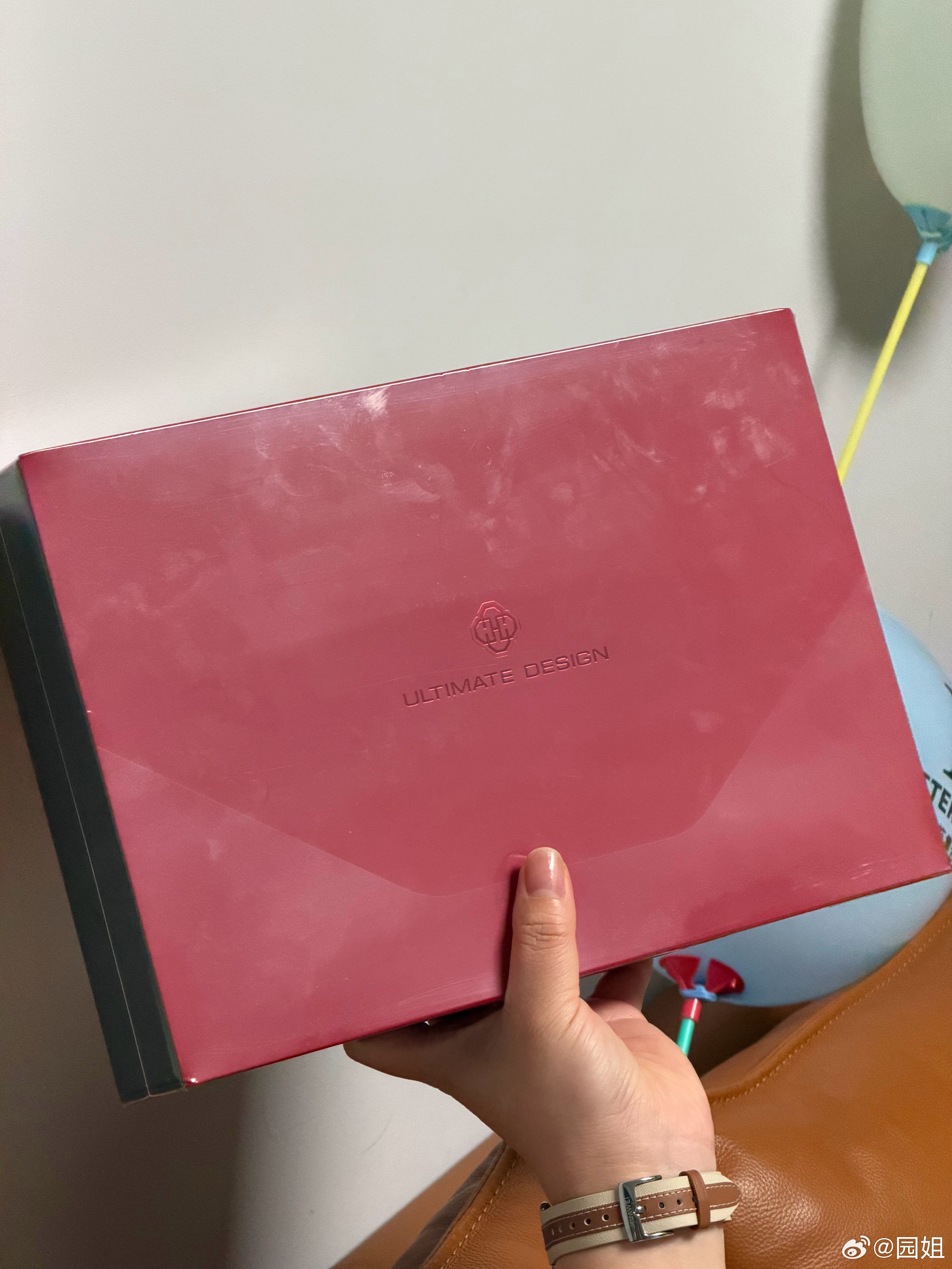 中奖的三折叠到了，还是1T版本的，我看好多粉丝比我还着急，其实元旦就收到了，只是