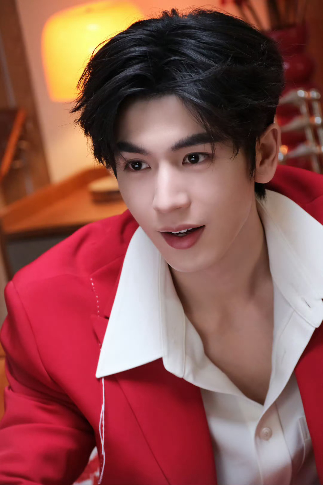 张凌赫新代言全棉时代 