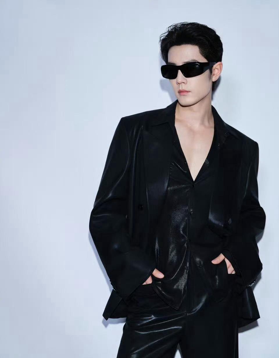 Gucci把整季新款首发给肖战？

这手笔，真不是流量生意那么简单！

刚刷到G