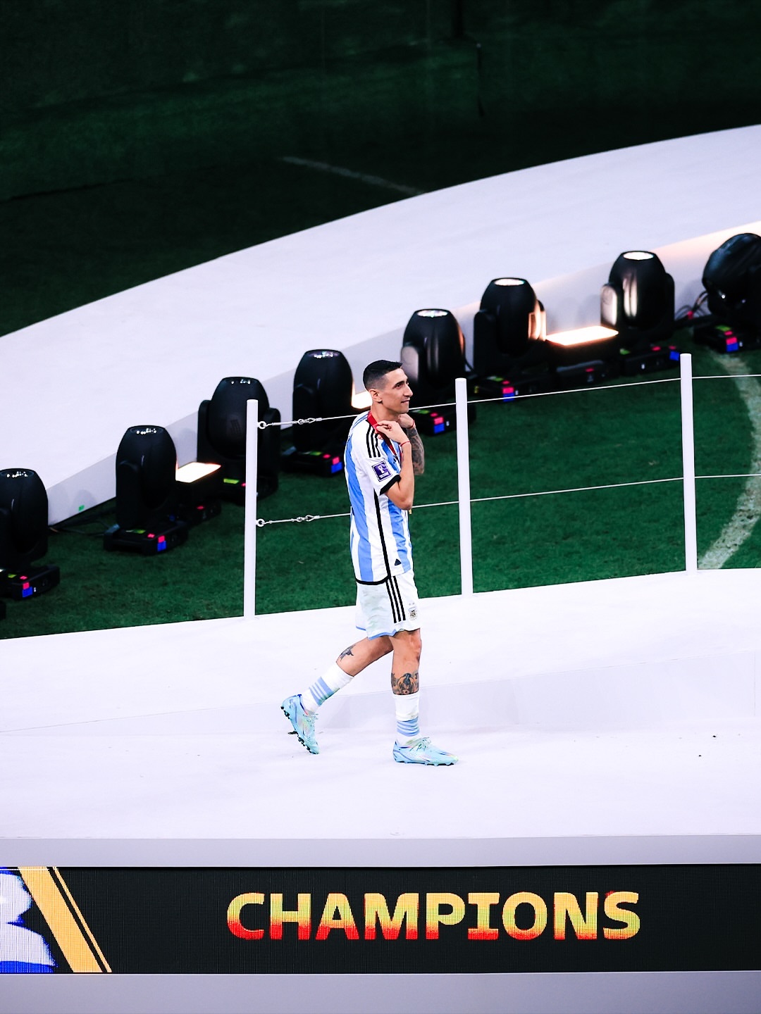 生日快乐天使，还会回来的，不是吗？足球