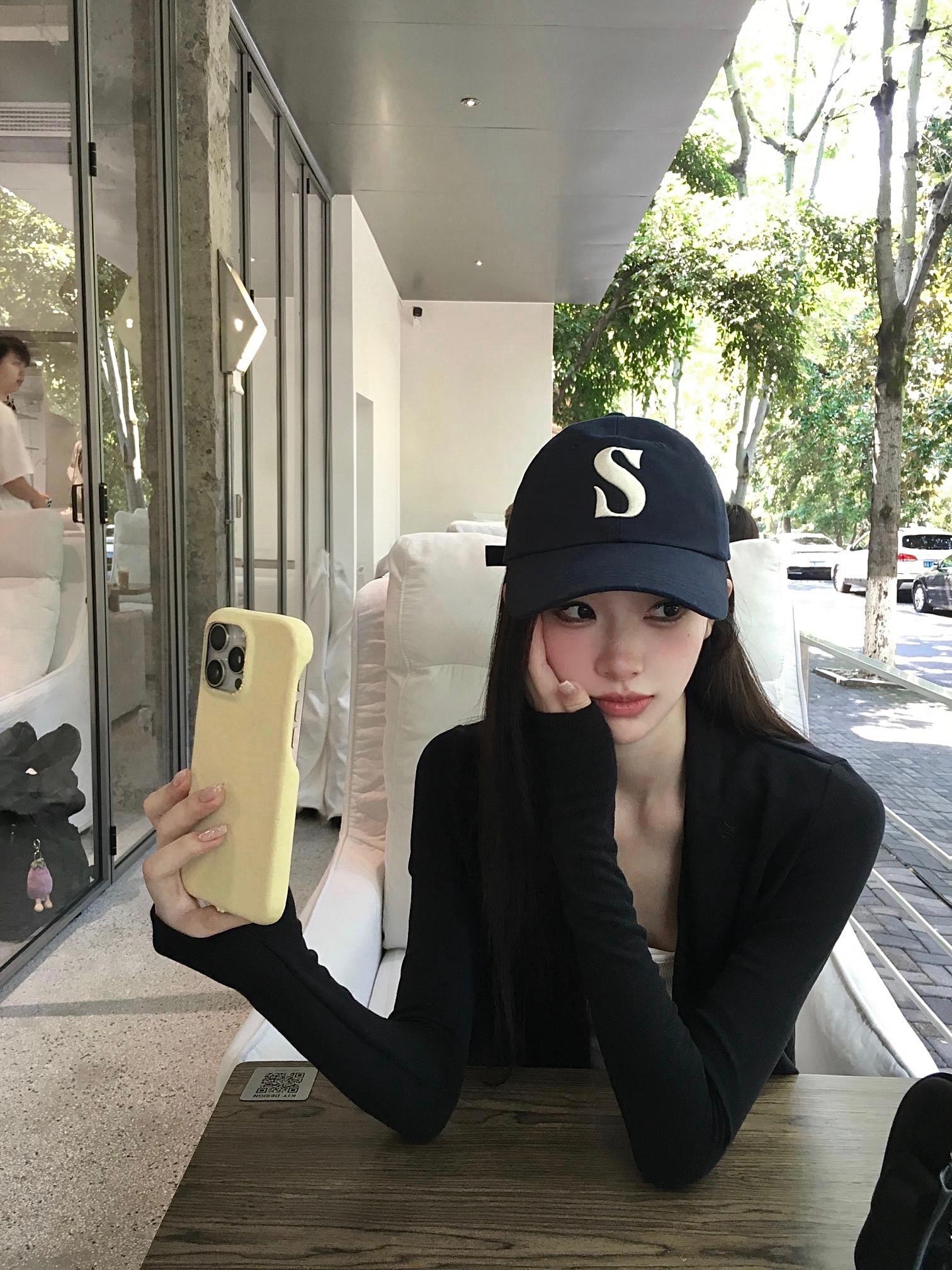 一些人小幅度拍照姿势🤳。
