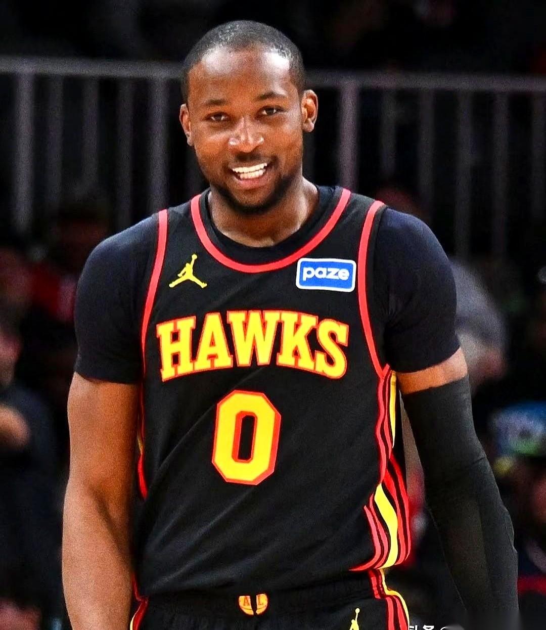 “库明加，8分！”
数字砸下来，不是在常规赛的夜里，而是季后赛第一场。27分钟，