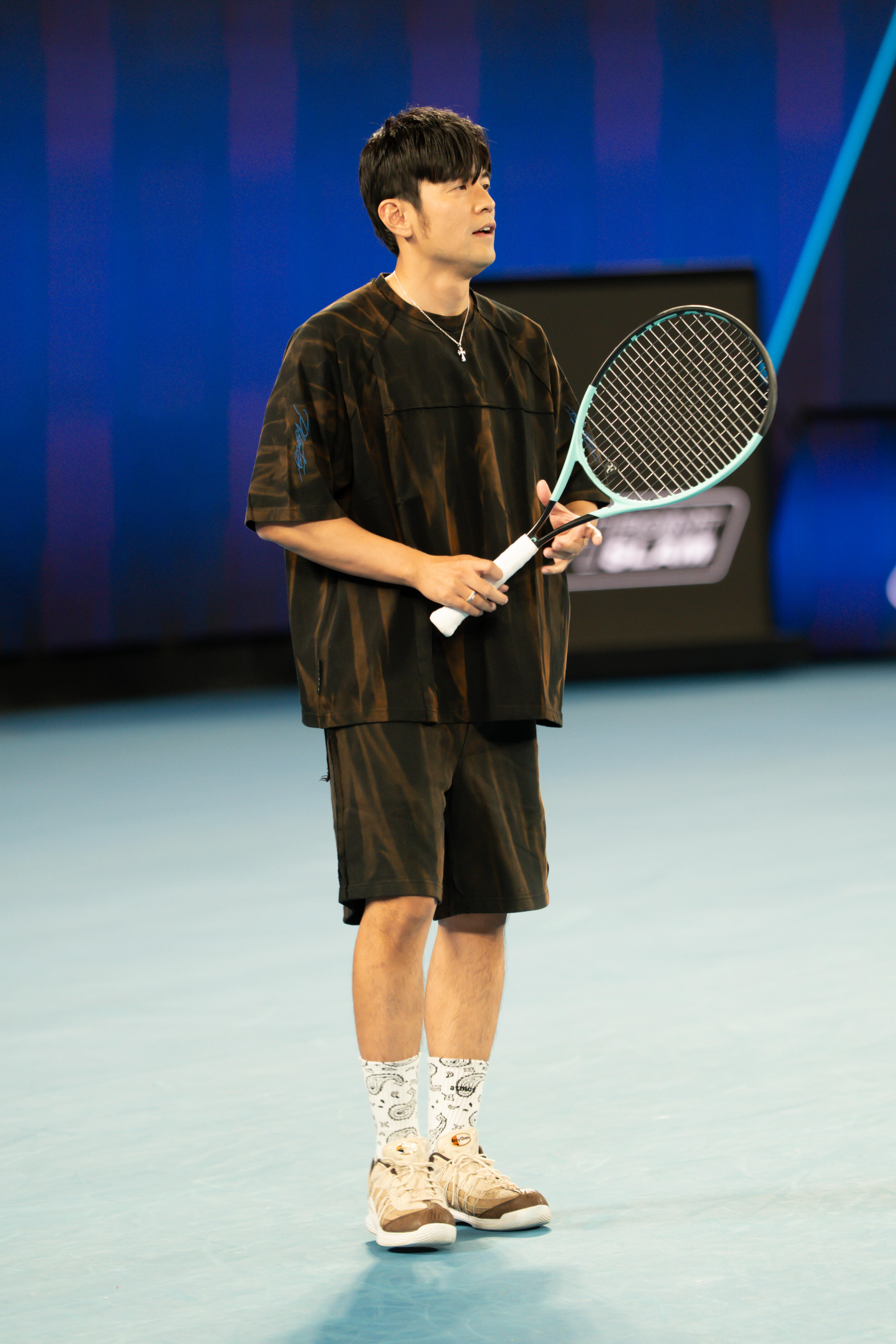 澳网前方记者发来战报 第一张六亲不认的步伐，第二张在看我镜头 