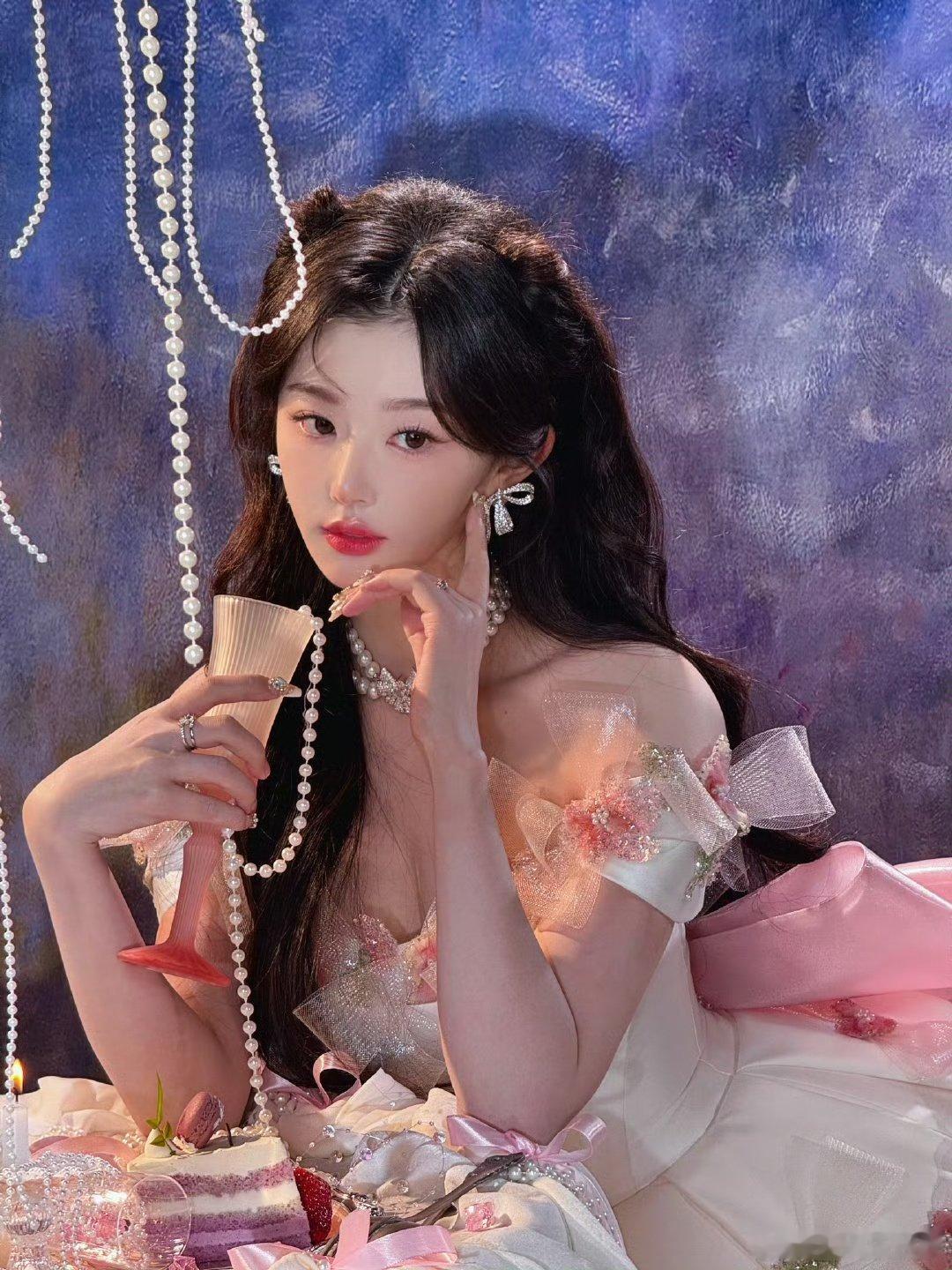 周洁琼孔雪儿终于想起自己是爱豆了 选秀圈的王炸组合！周洁琼导师级唱跳实力，孔雪儿