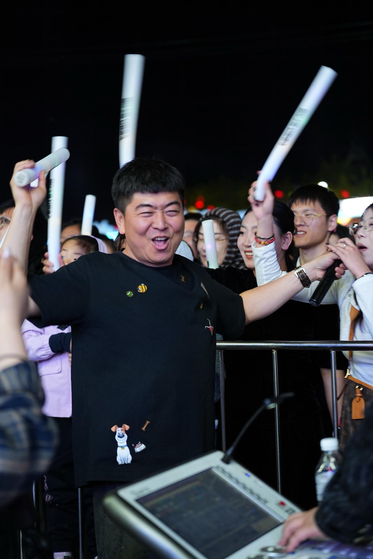 137咖啡丁院长北肆乐队荷花之下
