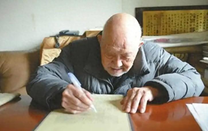 曾任国民党少将的他起义后被派往四川负责生猪运输，直至1975年光荣退休！

19