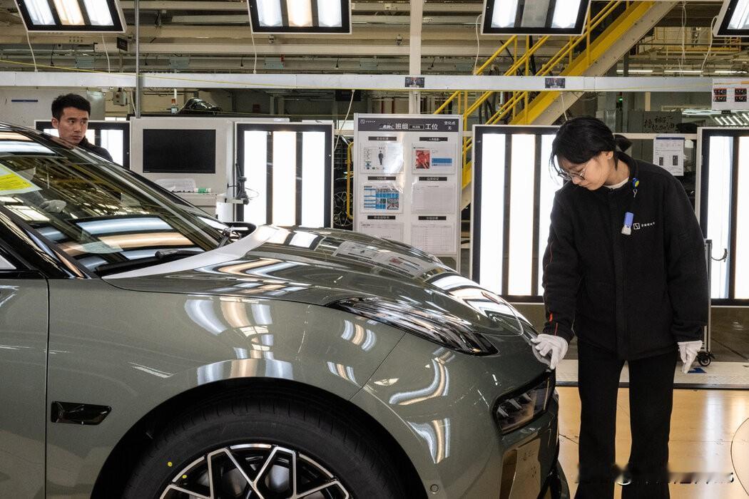 油价飙升，为何中国受到的冲击相对较小？

随着油价飙升至每桶100美元，各国紧急