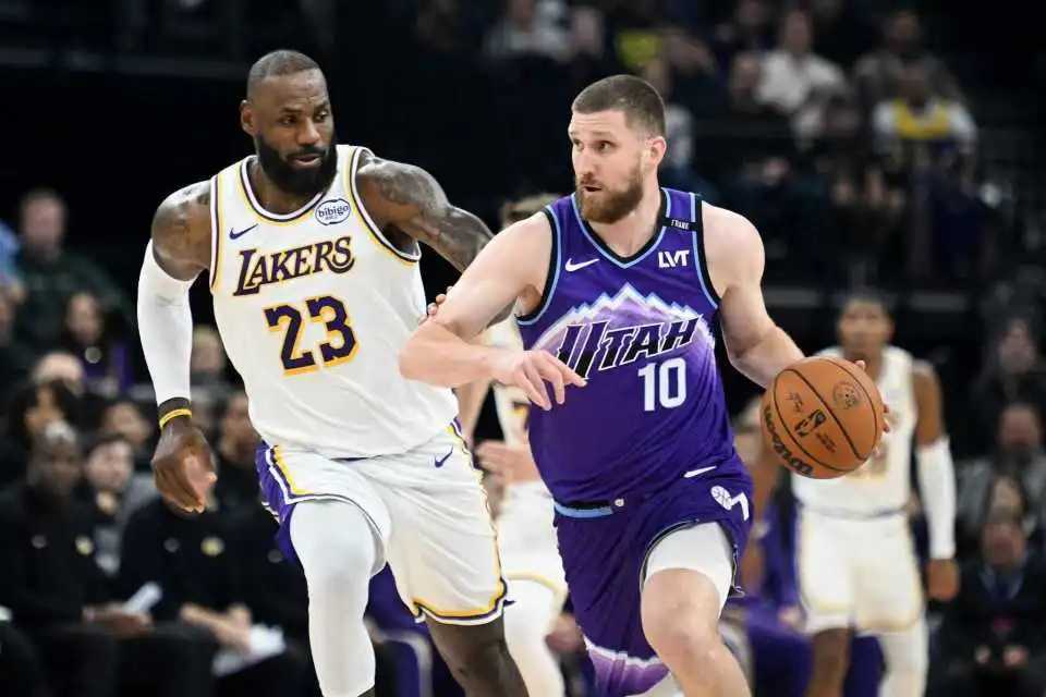 108-106险胜！东契奇33+11+8主导逆转 湖人双杀爵士豪取4连胜升至西部