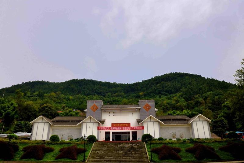 达州与巴中：川东北双子星，各有风华各藏惊艳
 
达州和巴中，川东北的两颗明珠，从