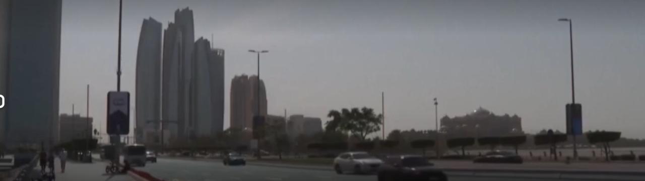 三方会谈未达共识，局势仍存变数
 
在阿布扎比的现代天际线下，俄美乌三方代表围坐