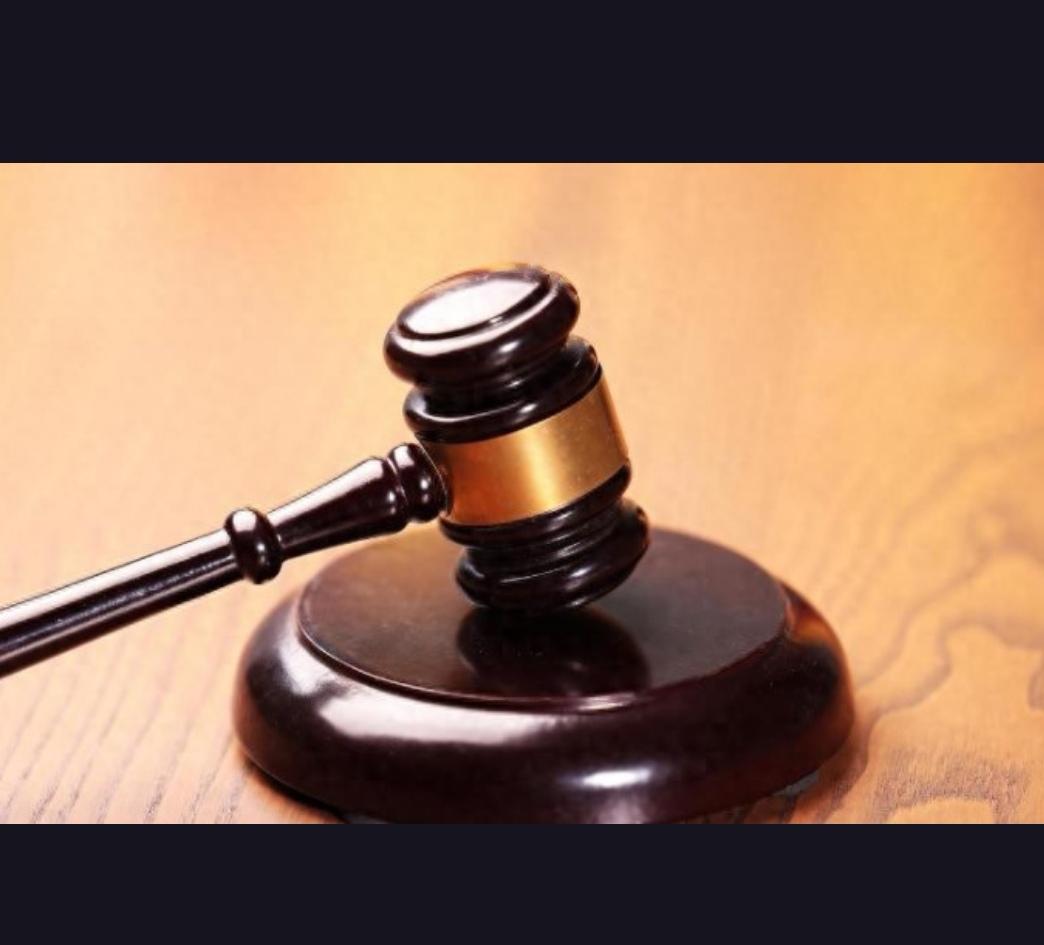 婚内夫妻打借条一般是算数的，但法院在判定时会综合多方面因素考量。

有效情形
