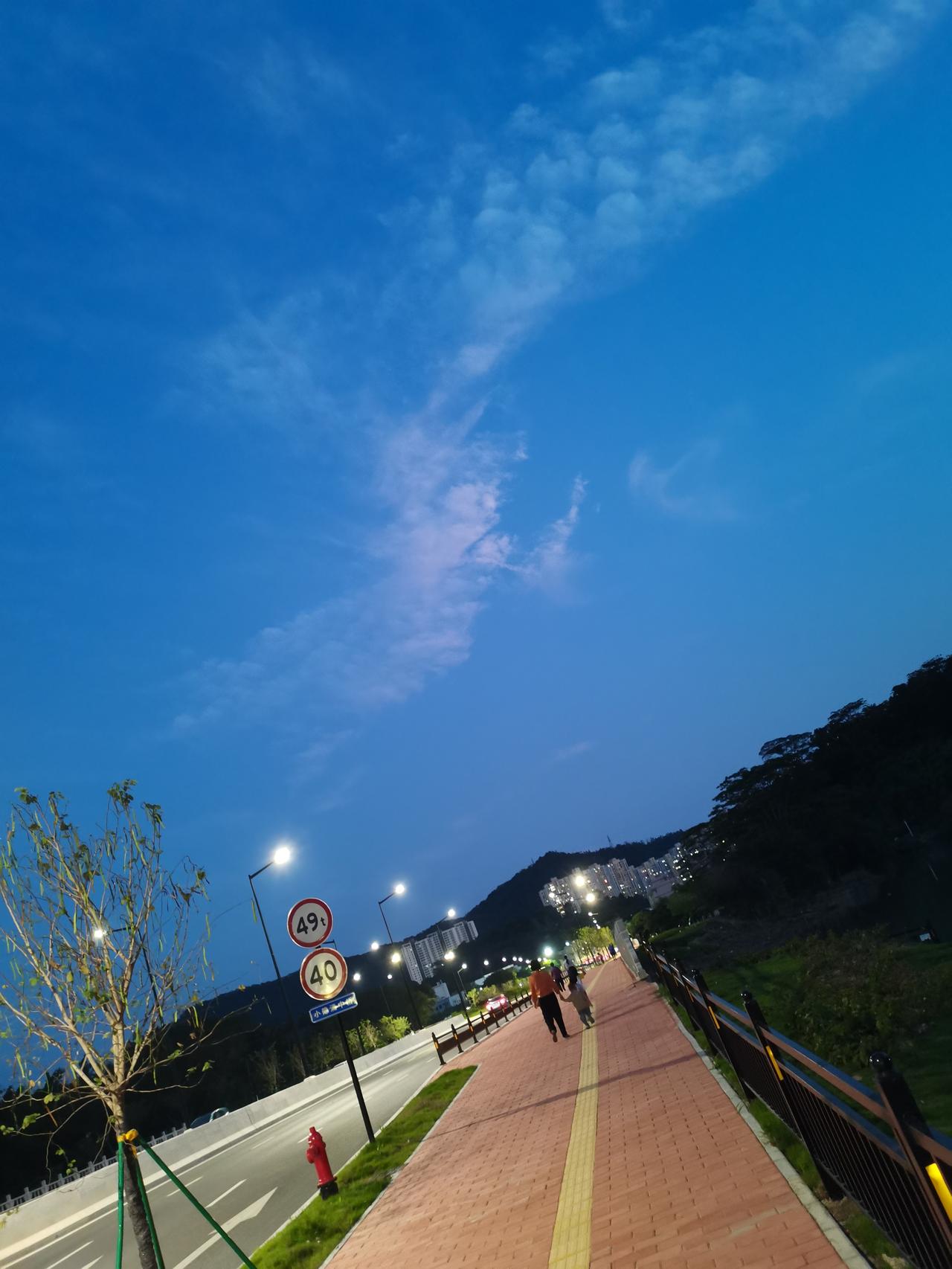 大圣归来！大圣，你知道么，我们这个社会的人有多么的想念你，若是你还在的话，那些妖