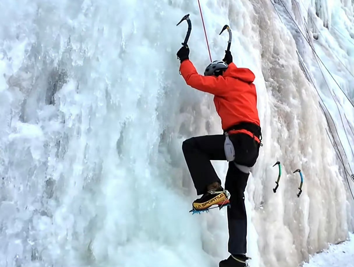 楼孩里到底有多少小迷托，张极也去攀冰了 