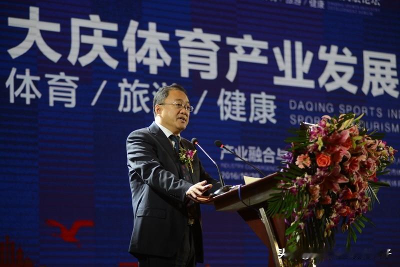 粤港澳大湾区的体育经济潜力巨大。一方面，高端赛事齐聚成为消费升级的重要引擎。今年