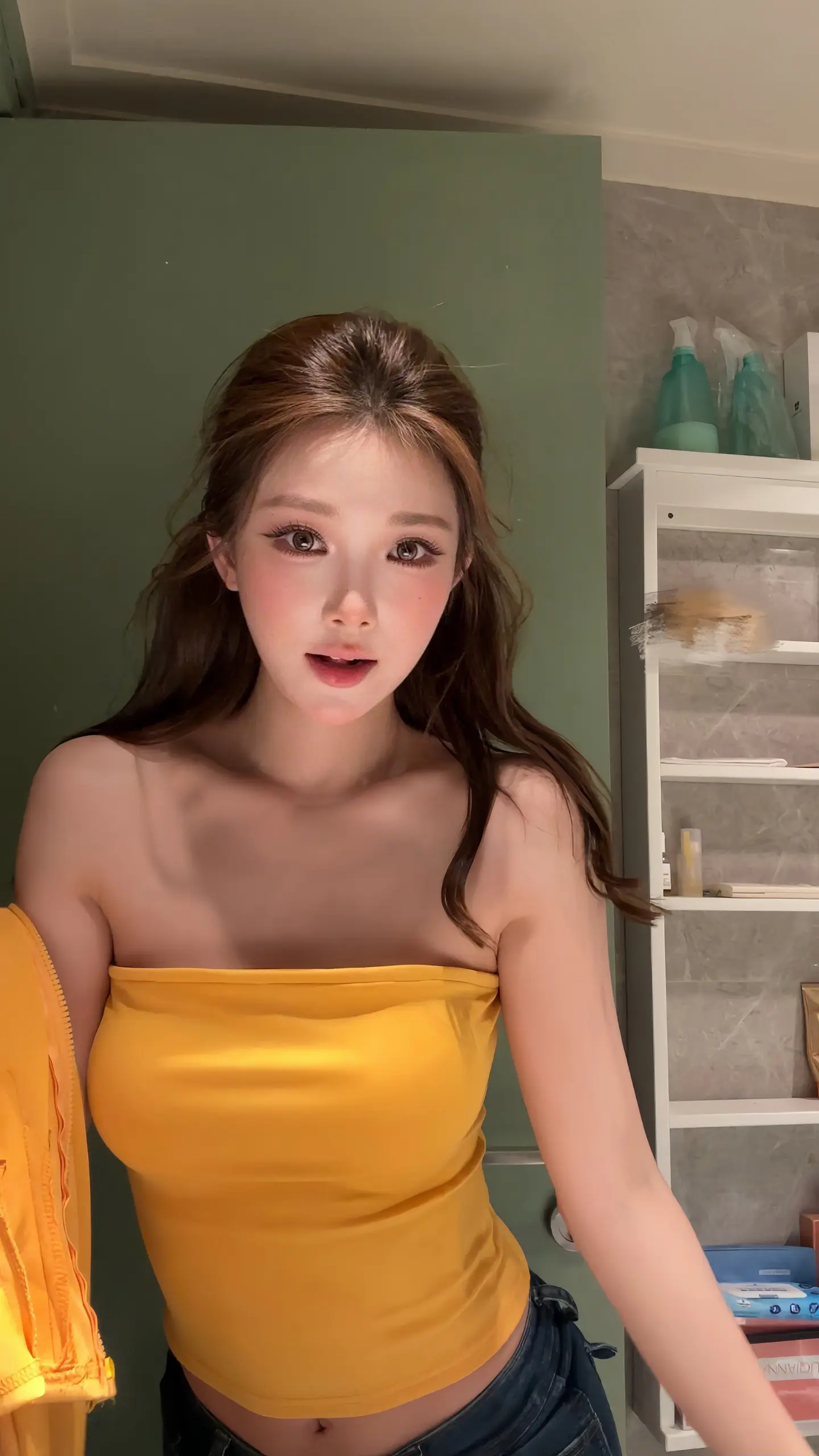 这个套装姐妹们真的可以去试试不挑肤色。反而衬得整个人气色很好！ 第一眼...