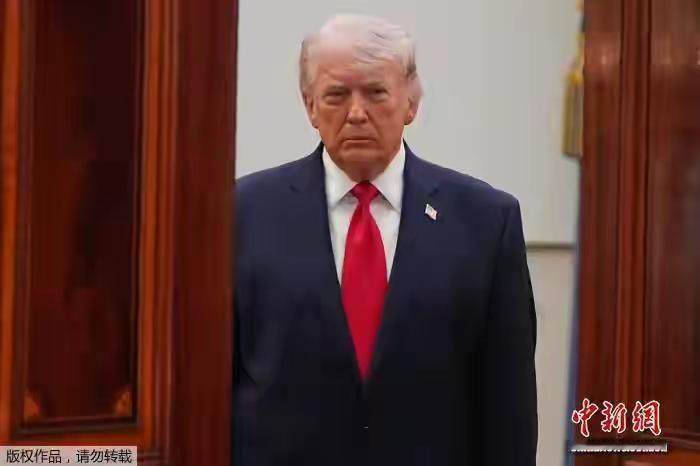 特朗普又遭打脸，普京又赚了，美国财长宣布再次延长俄油豁免权。
周一，美国宣布再次