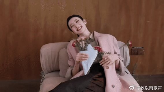 张艺凡请少做自己多做女明星她的vlog好有生活感 ，让人看着也不自觉扬起笑容，这