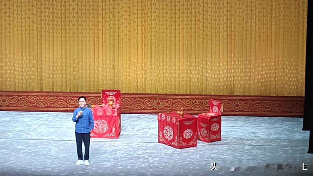 今天下午在北京艺术中心观看了王珮瑜主演的京剧《伍子胥》，北京京剧院的青年女老生王