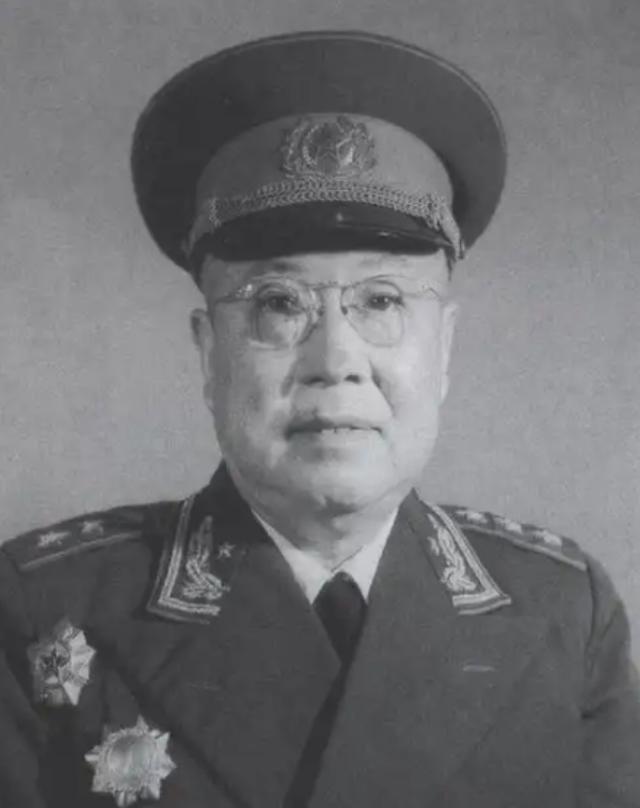 1946年，冀察纵队政委刘道生发现，司令员郭天民瞒着军区首长聂荣臻，将一万多本该