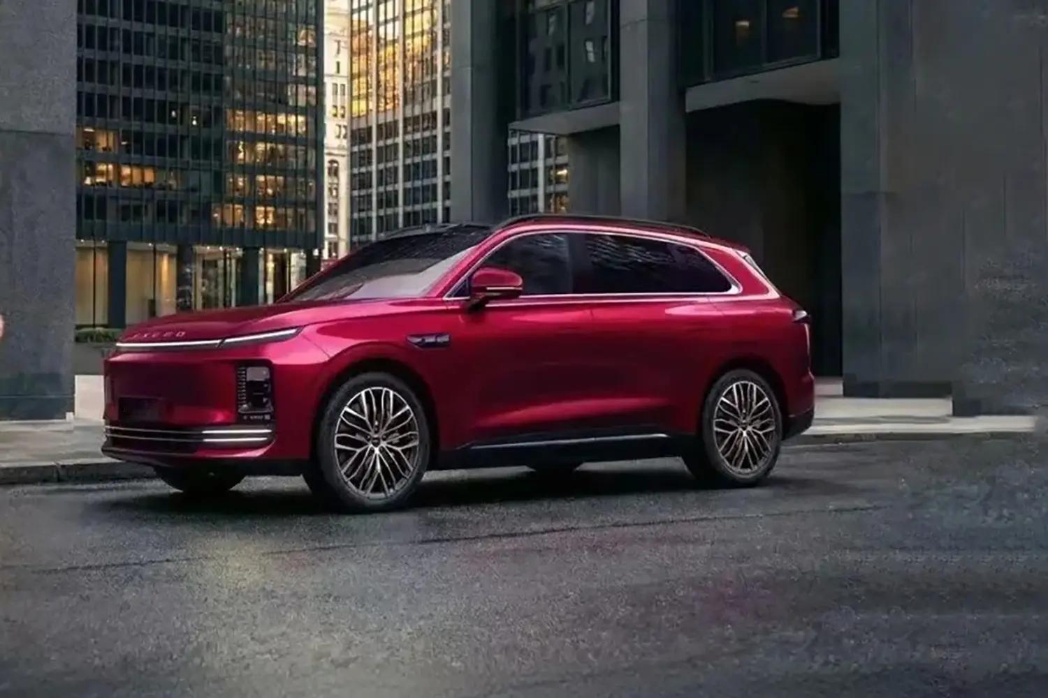 昨天去4S店看了实车，感觉这次真的是把安全和舒适都做到位了😌 全球首发的航空级