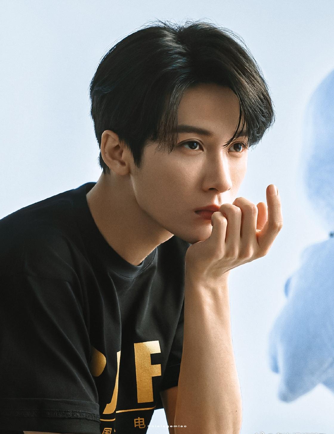 星影渐入岁岁朝 💛檀健次委屈巴巴的告状 💛檀健次给站姐的期末考 “云雾缭绕 