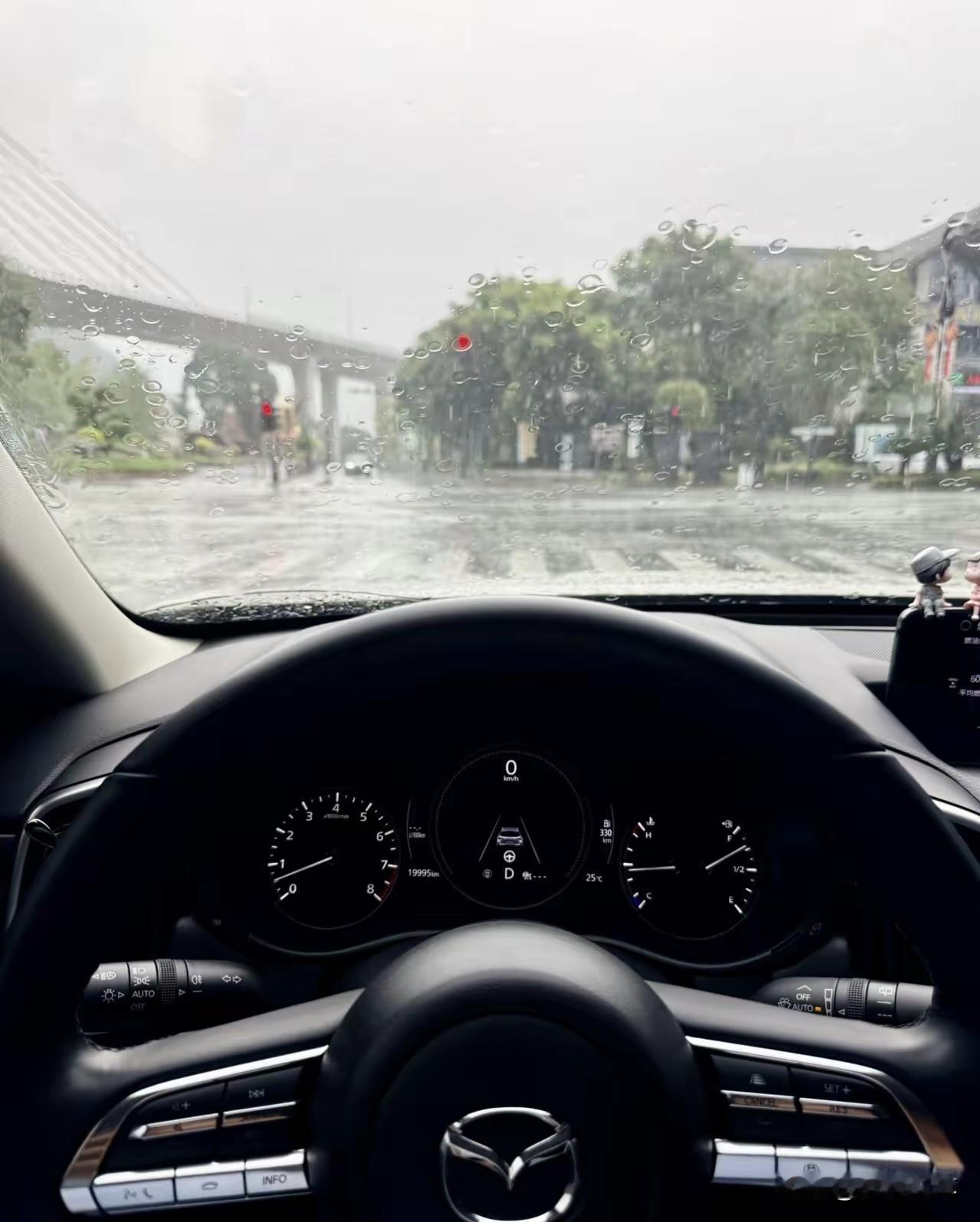 就算不同意，马自达cX 50型也是十来万最好开的SUV。
而且一直用自然吸气发动
