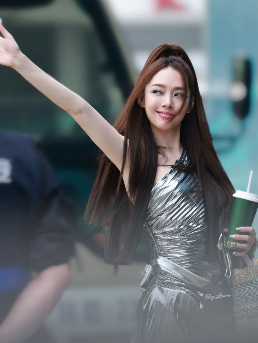 阚清子参加浪姐瘦了一圈 浪姐是集中减肥营。在历届浪姐中，许多姐姐因为参加了浪姐体