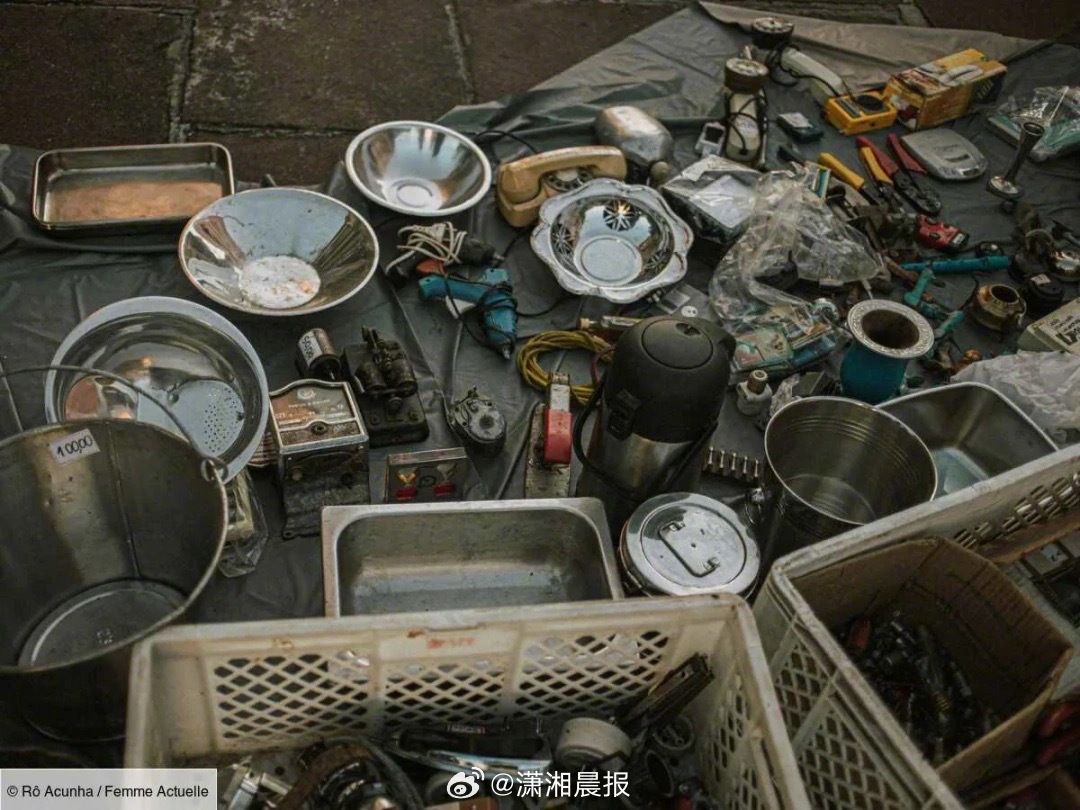 【#法国男孩买玩具手榴弹当场爆炸##法国男孩8元买到军用手榴弹被炸伤#】法国南部