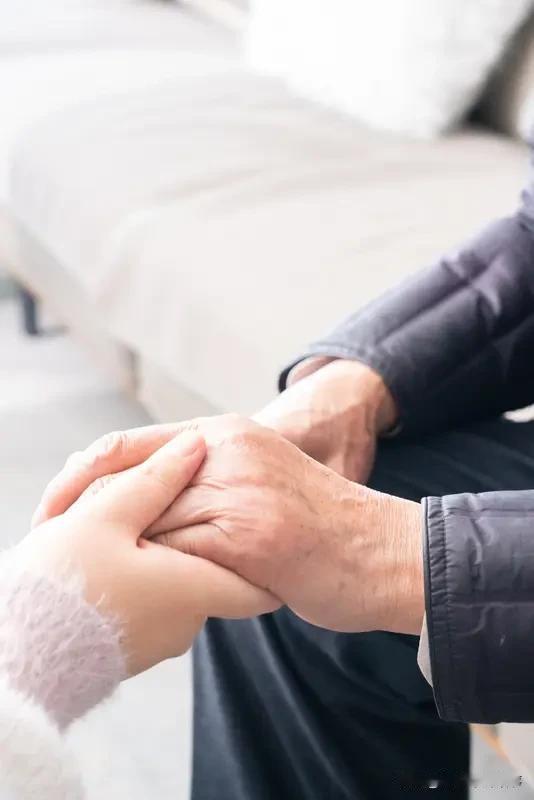 爆！哪种养老方式才是“真香”之选？
晚年之际，选对养老方式极为关键。
居家养老，