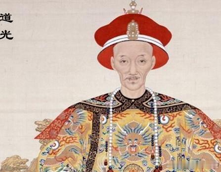 1850 年，道光皇帝驾崩。在王公贵族的注视下，内务大臣文庆取下 “正大光明” 