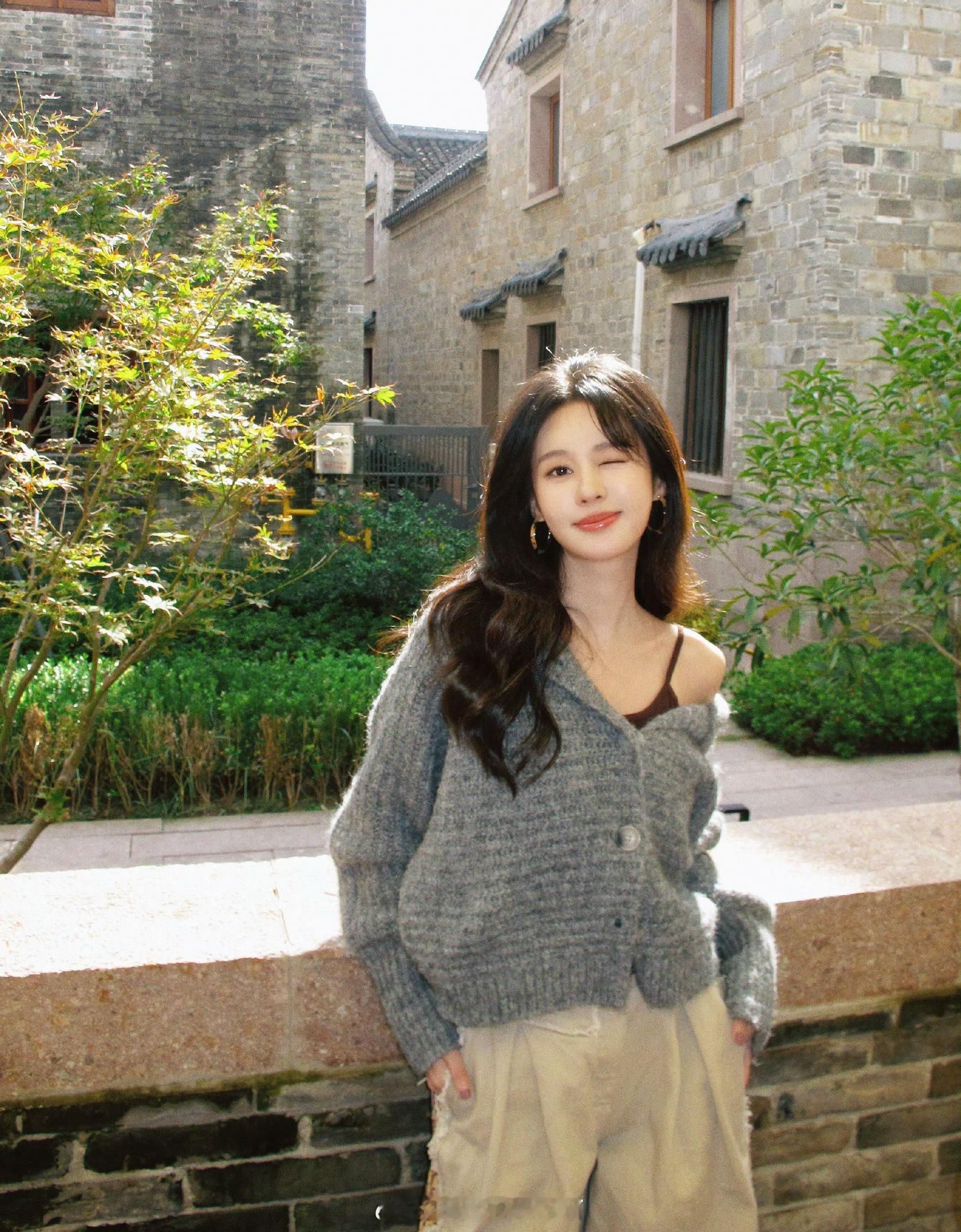 郑合惠子是不是不算掀桌咖？感觉她花间领和十二封信都是靠本事吃饭，态度上绝对尊重主