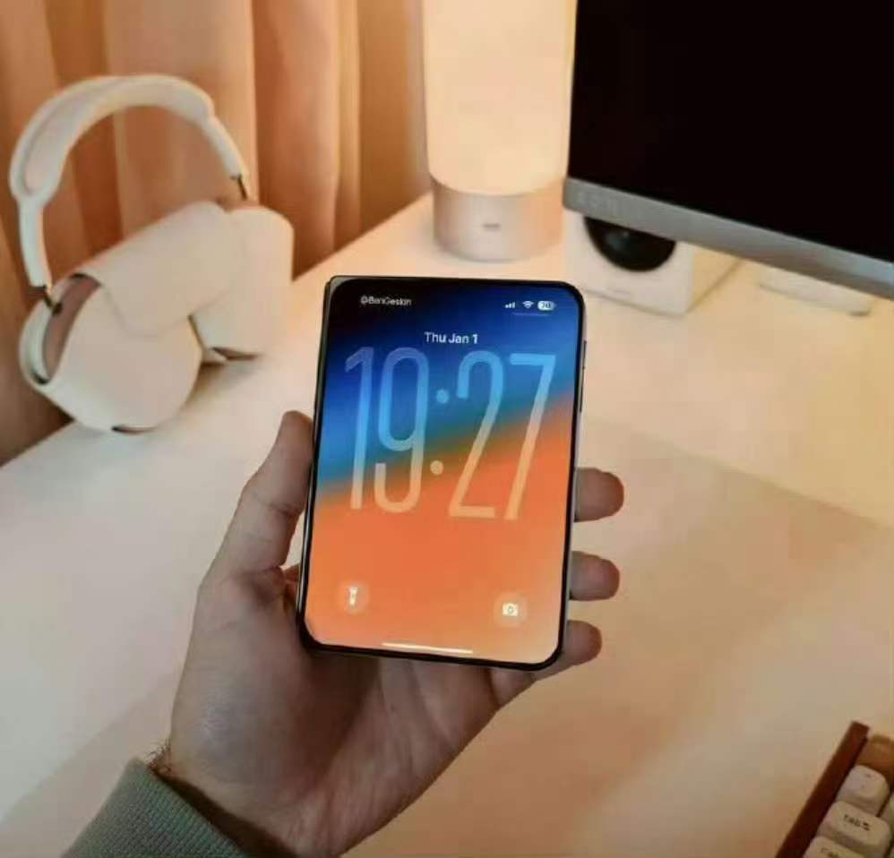 苹果史上首款折叠屏手机据爆料，苹果首款折叠屏手机iPhone Fold已进入量产