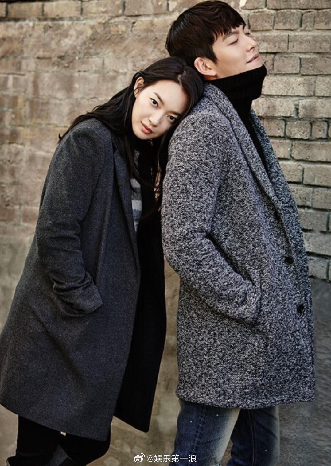 20日，金宇彬发手写信官宣。据悉，两人2015年公开恋情，恋爱长跑十年。而金宇彬