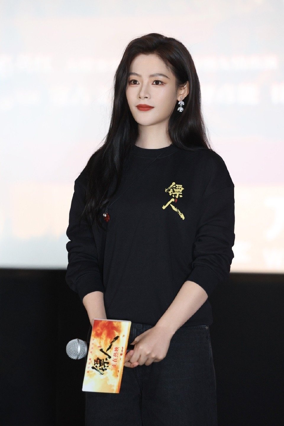 陈丽君说想成为阿育娅这样的人陈丽君怕愧对大家的好 被陈丽君的温柔与清醒狠狠戳中。