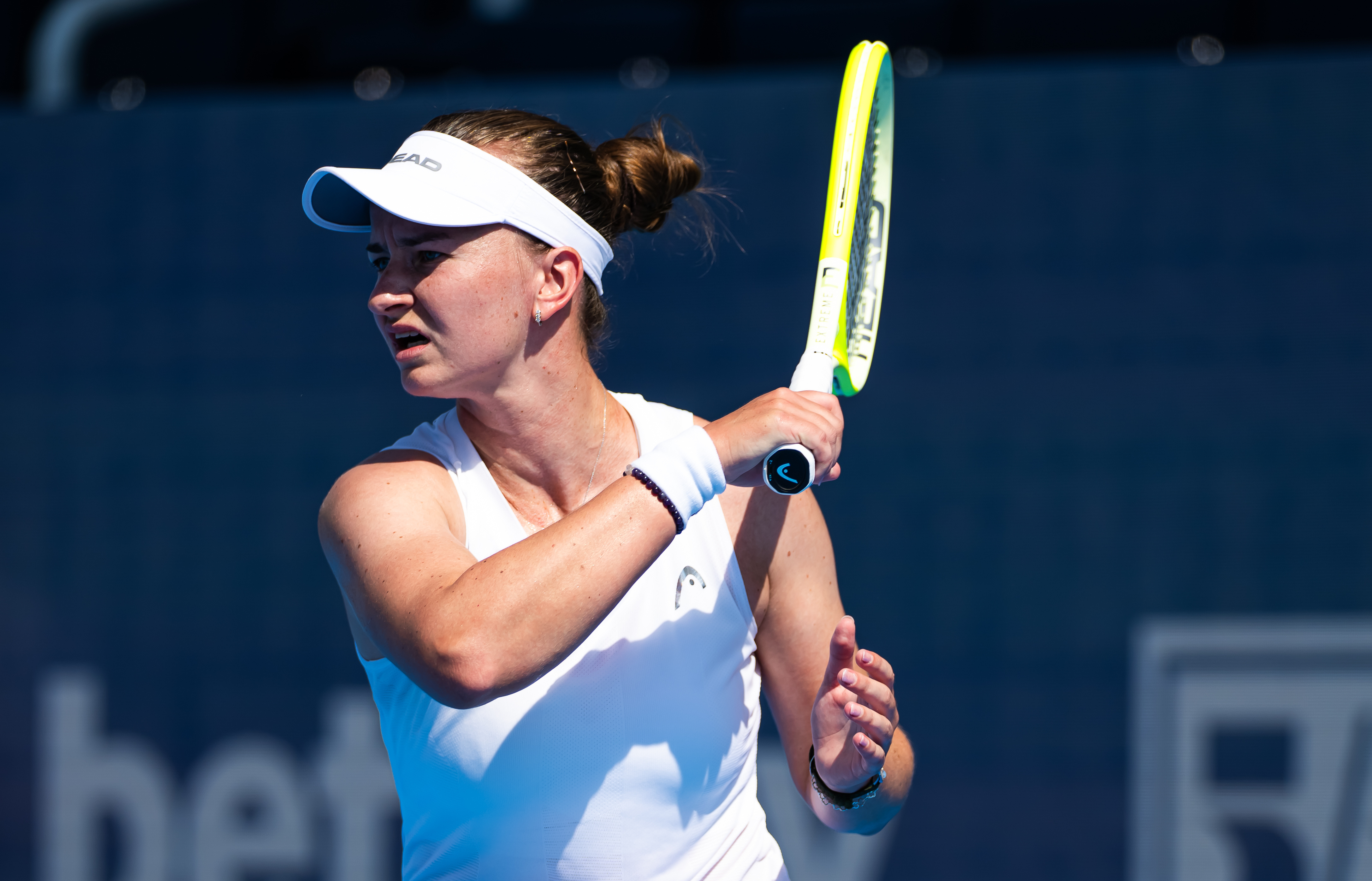 WTA1000辛辛那提站第三轮，克雷吉茨科娃兑现第七个赛点，最终以6-4 3-6