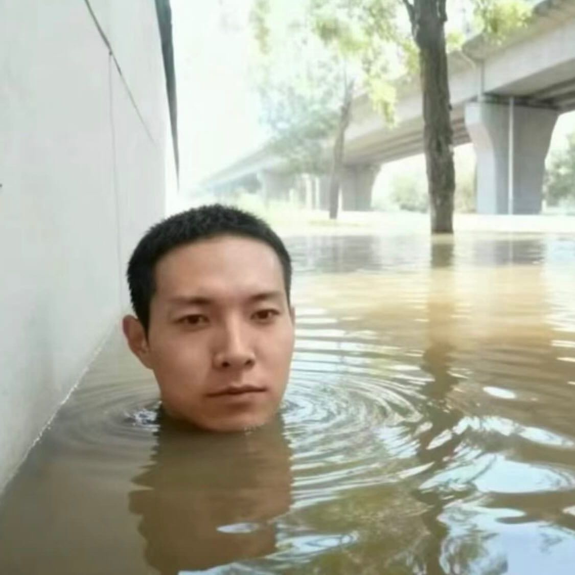 微博多封面图 封面图可以上传 9 张图片啦！太棒了，美美哒图片终于可以一起展示啦