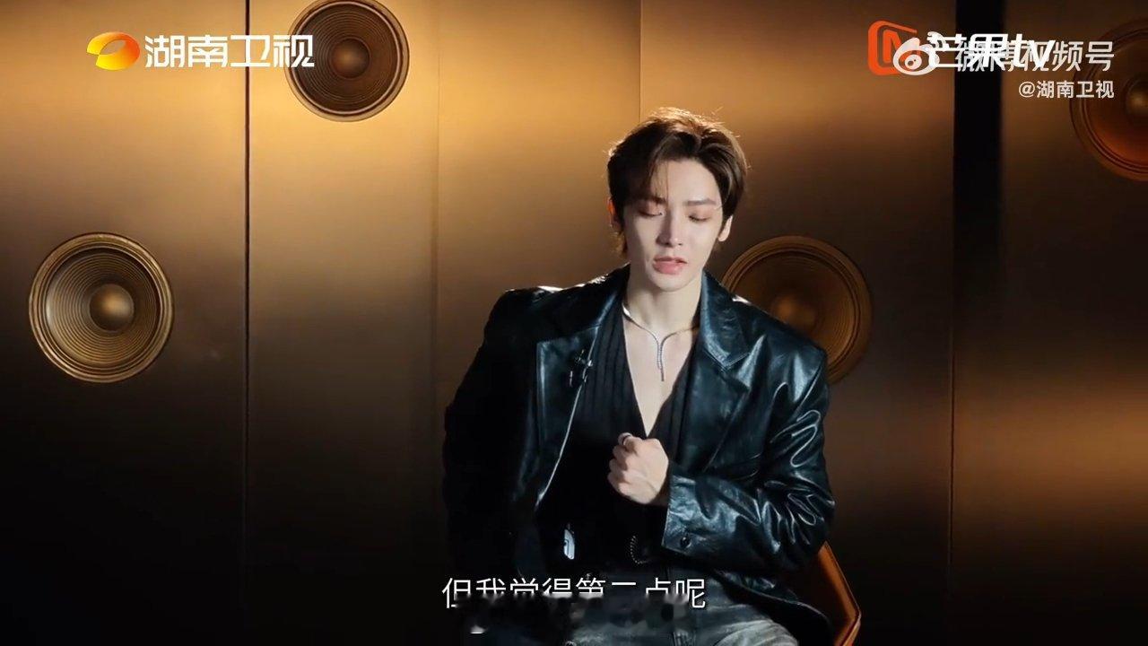 侯明昊赛后回应歌手淘汰看得出来唱歌是藏在他心底很久的执念，从来不是随便玩玩歌手2